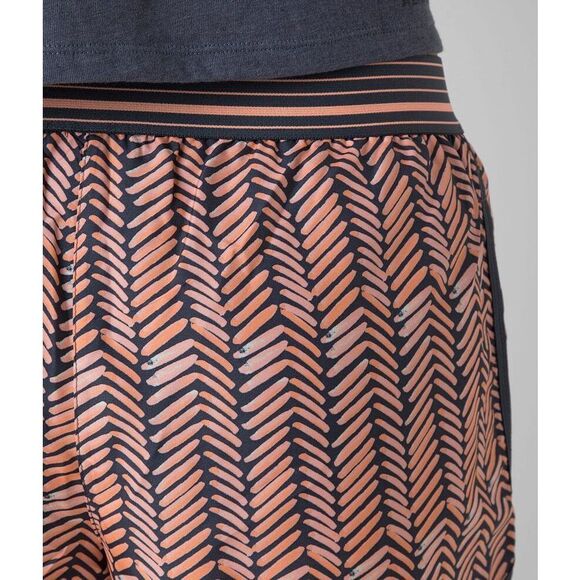 UNDER ARMOUR Women’s Afterglow HeatGear Printed Running Shorts Size XL - Picture 4 of 8